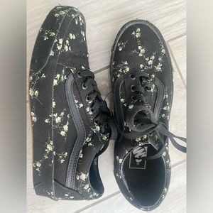 Black VANS Excellent Condition